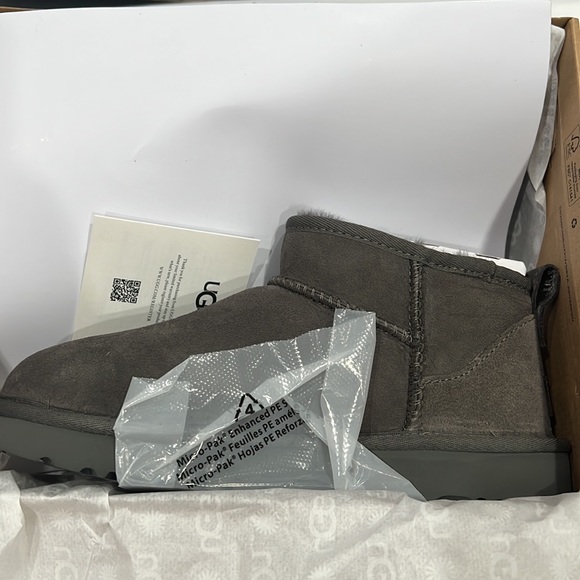 UGG Classic Ultra Mini Boot Grey - Picture 3 of 4